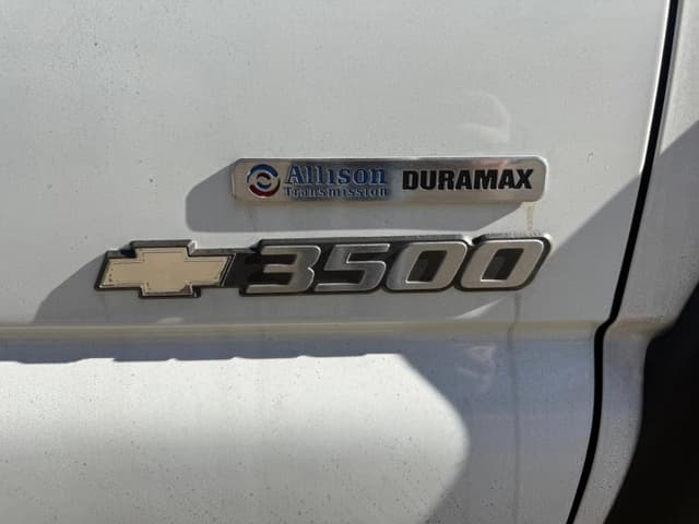 Image of Chevrolet 3500 equipment image 3