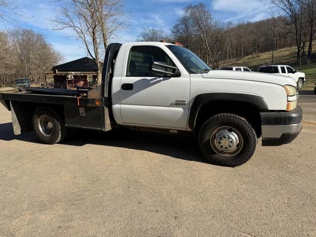 Image of Chevrolet 3500 equipment image 1