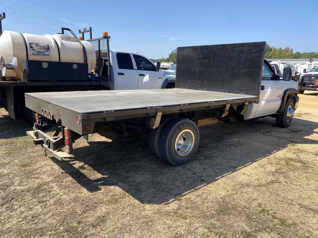 Image of Chevrolet 3500 equipment image 2