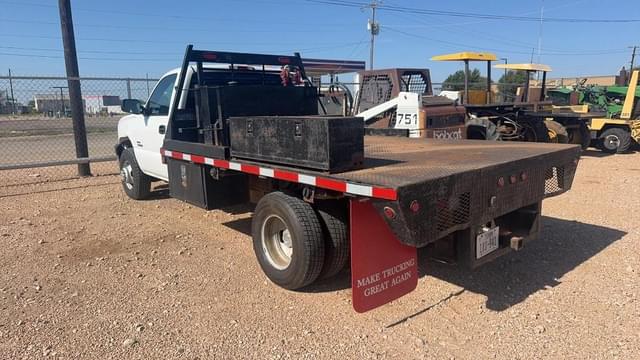 Image of Chevrolet 3500 equipment image 3
