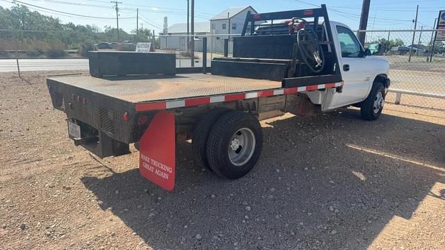 Image of Chevrolet 3500 equipment image 2
