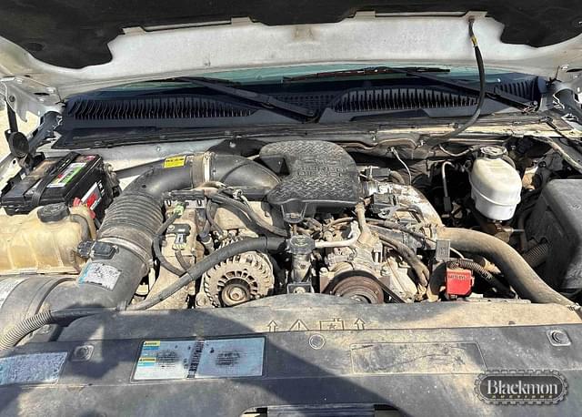 Image of Chevrolet 3500 equipment image 4