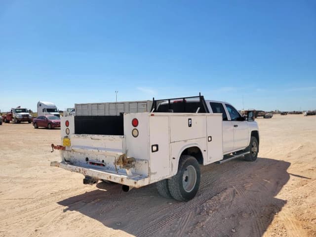 Image of Chevrolet 3500 equipment image 4