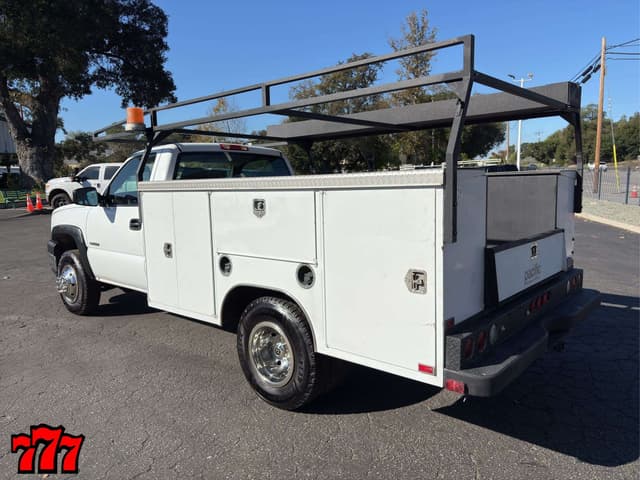 Image of Chevrolet 3500 equipment image 3