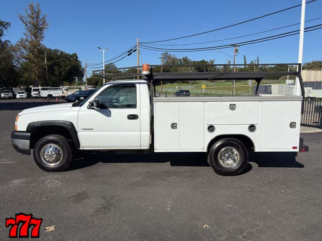 Image of Chevrolet 3500 equipment image 2