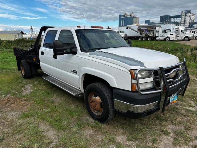 Image of Chevrolet 3500HD equipment image 2