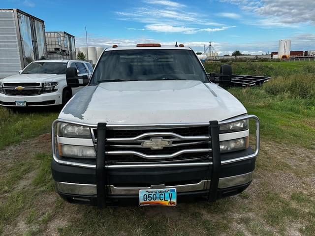 Image of Chevrolet 3500HD equipment image 1