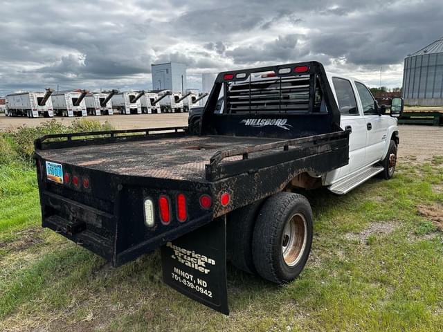 Image of Chevrolet 3500HD equipment image 3