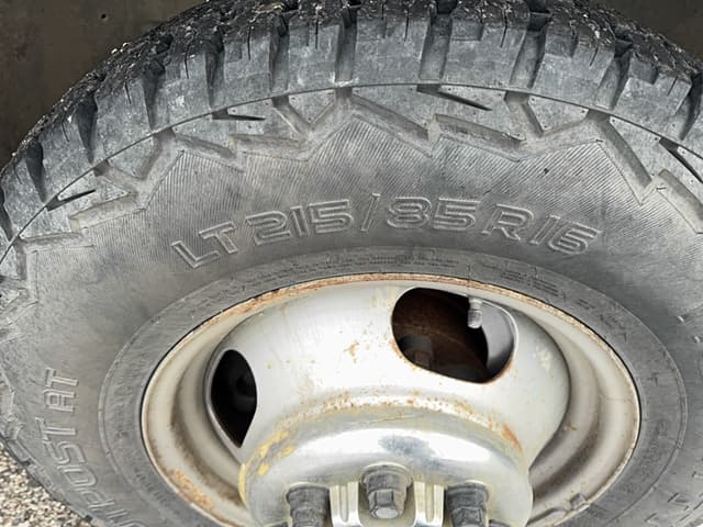 Image of Chevrolet 3500HD equipment image 4