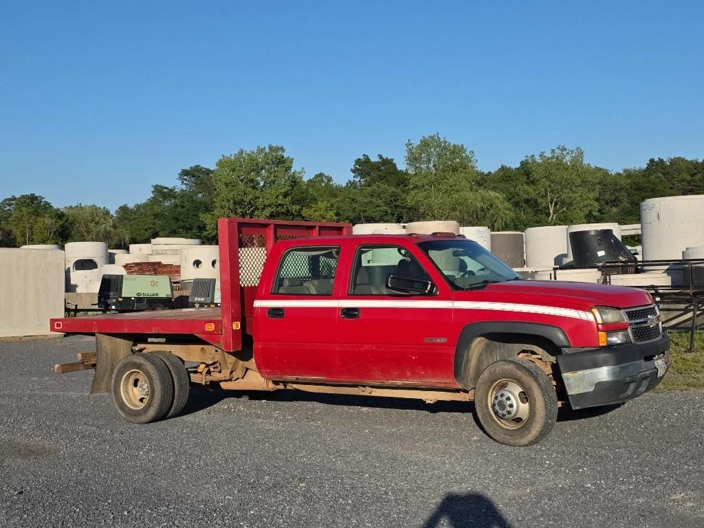 2006 Chevrolet 3500HD Equipment Image0