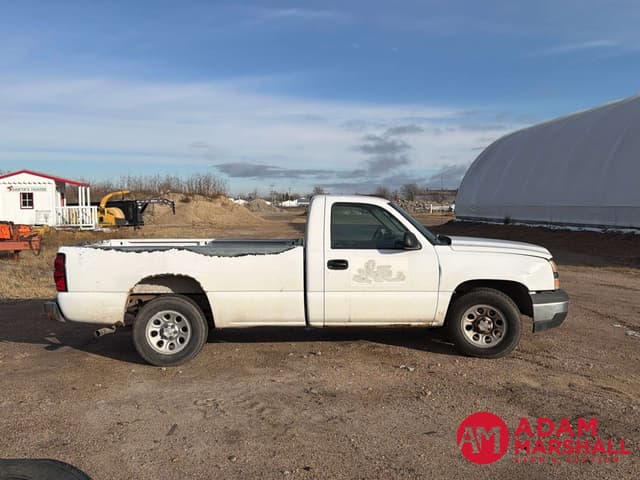 Image of Chevrolet C1500 equipment image 3