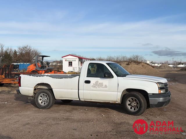 Image of Chevrolet C1500 equipment image 1