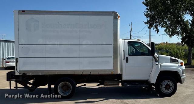 Image of Chevrolet C4500 equipment image 3