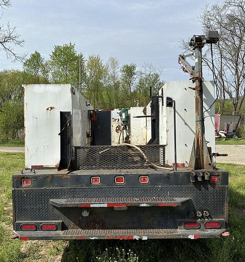 Image of Chevrolet C5500 equipment image 2