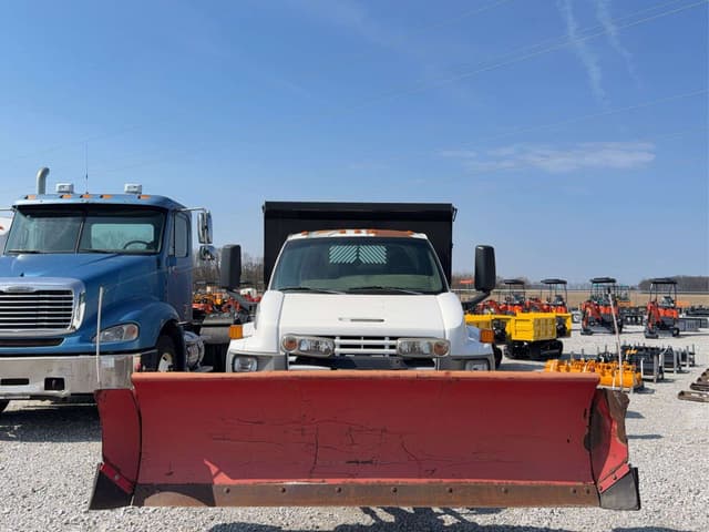Image of Chevrolet C5500 equipment image 1