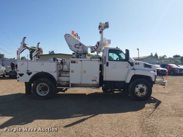 Image of Chevrolet C7500 equipment image 3