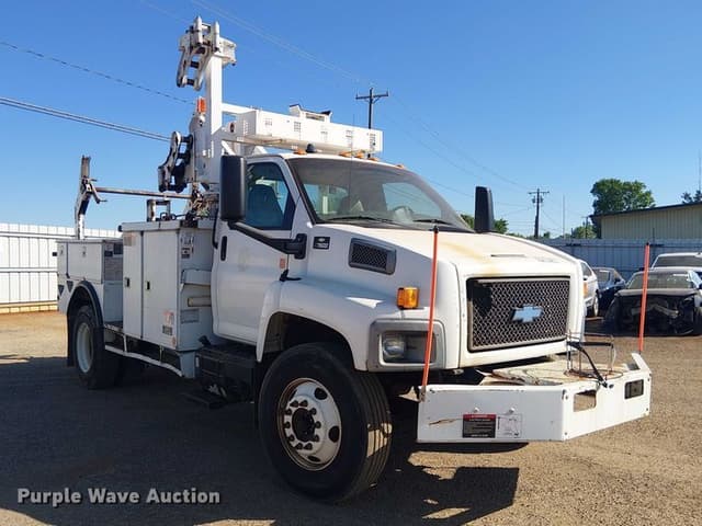 Image of Chevrolet C7500 equipment image 2