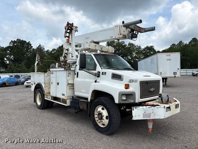 Image of Chevrolet C7500 equipment image 2