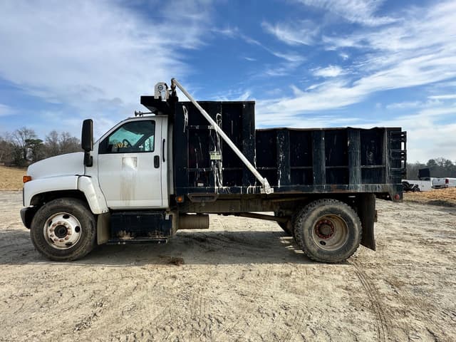 Image of Chevrolet C7500 equipment image 2