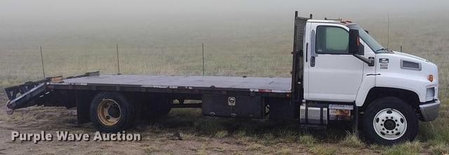 Image of Chevrolet C7500 equipment image 3