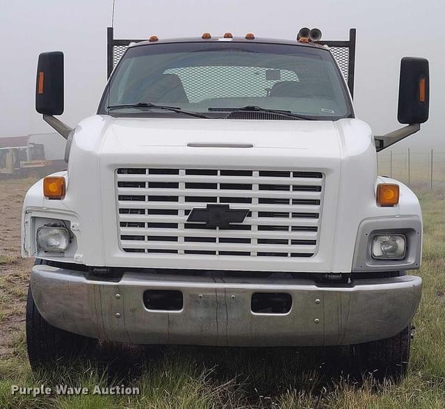 Image of Chevrolet C7500 equipment image 1
