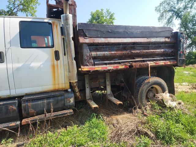 Image of Chevrolet C7500 equipment image 3