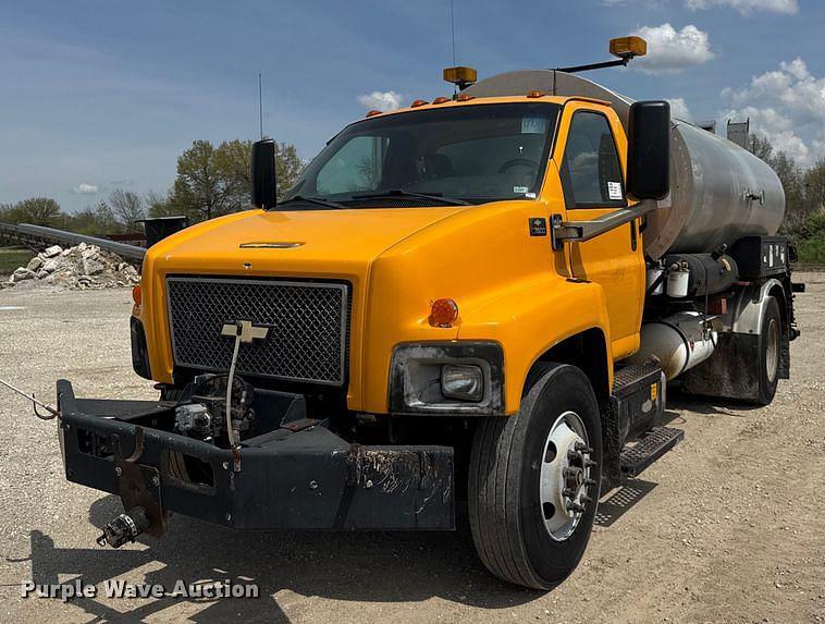 Image of Chevrolet C7500 Primary image
