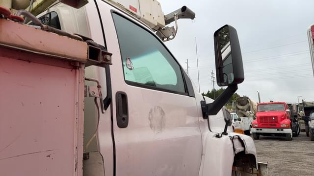 Image of Chevrolet C7500 equipment image 4