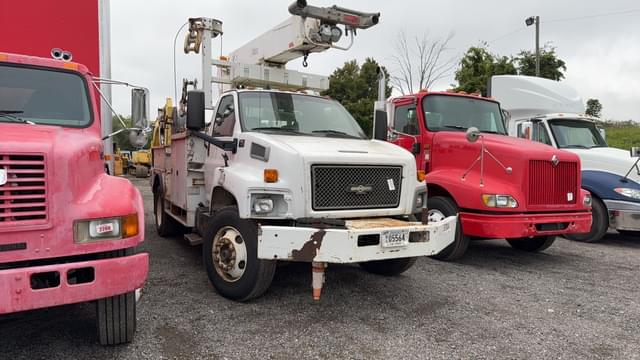 Image of Chevrolet C7500 equipment image 2