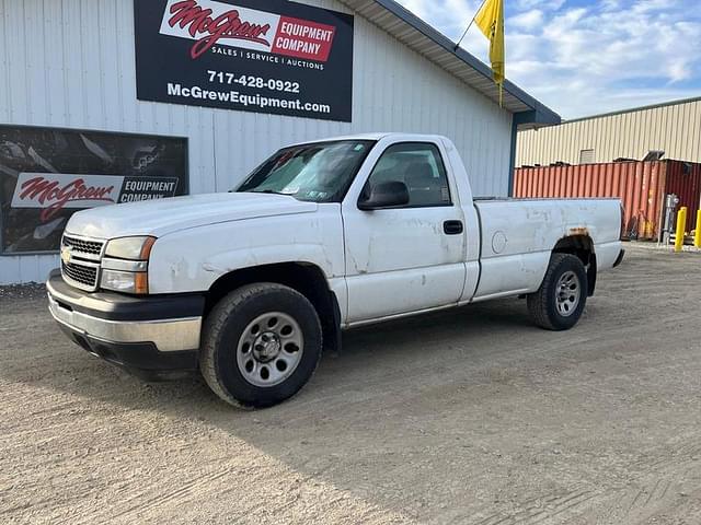 Image of Chevrolet 1500 equipment image 1