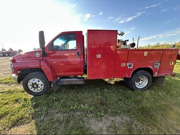 Image of Chevrolet 4500 equipment image 3