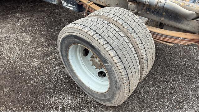 Image of Chevrolet C5500 equipment image 4