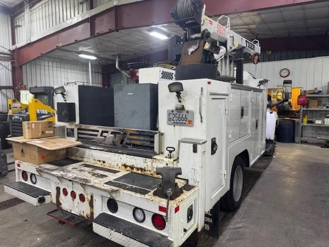 Image of Chevrolet C5500 equipment image 3
