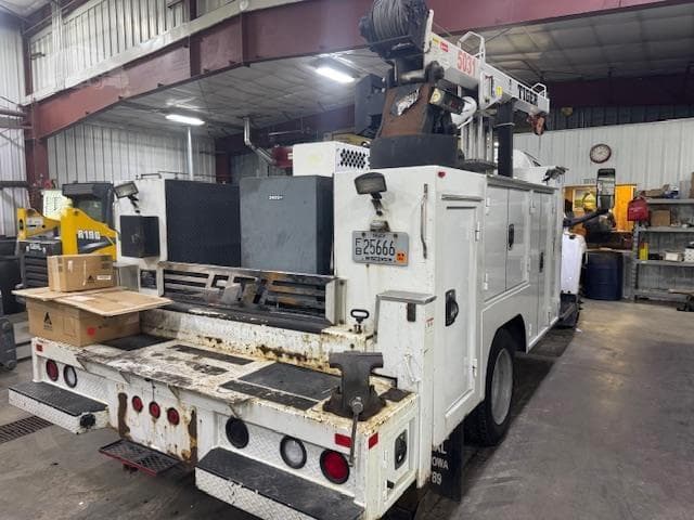 Image of Chevrolet C5500 equipment image 3