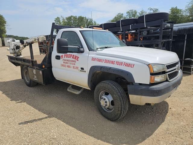 Image of Chevrolet 2500 equipment image 3