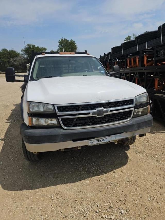 Image of Chevrolet 2500 equipment image 2