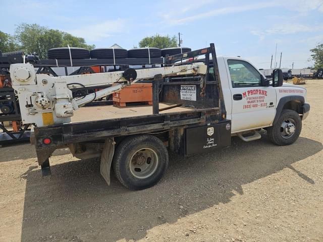 Image of Chevrolet 2500 equipment image 4