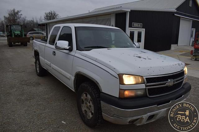 Image of Chevrolet 1500 equipment image 4