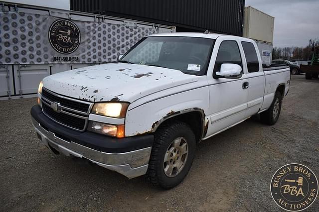 Image of Chevrolet 1500 equipment image 1