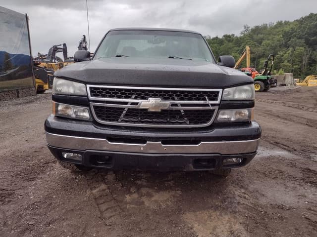 Image of Chevrolet 1500 equipment image 1
