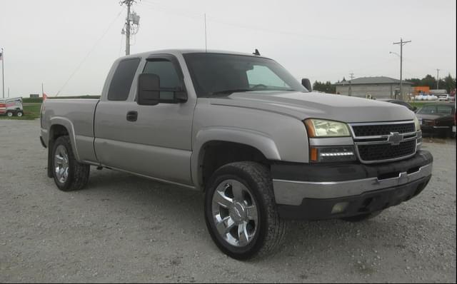 Image of Chevrolet 1500 equipment image 1