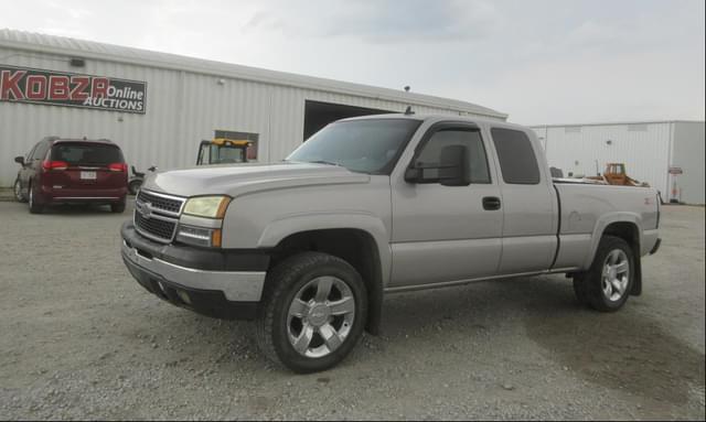 Image of Chevrolet 1500 equipment image 2
