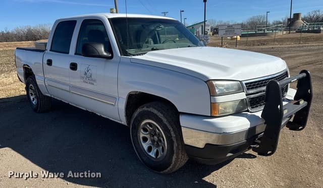 Image of Chevrolet 1500 equipment image 2