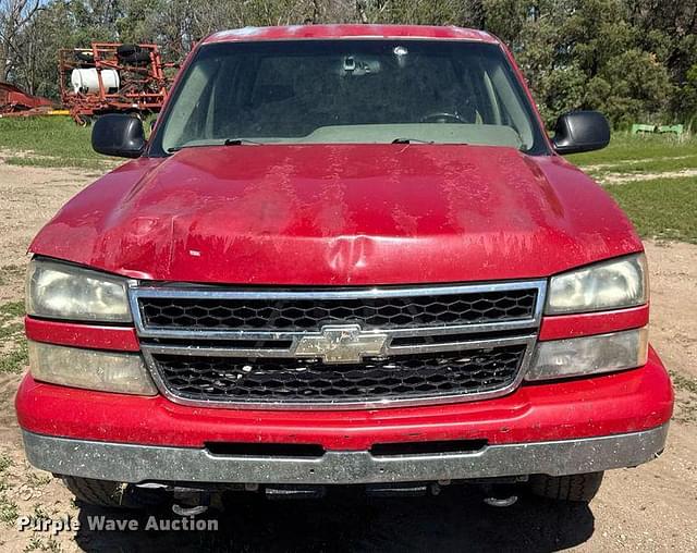 Image of Chevrolet 1500 equipment image 1