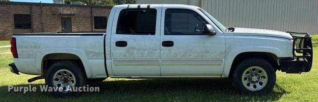 Image of Chevrolet 1500 equipment image 3
