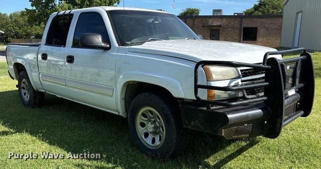 Image of Chevrolet 1500 equipment image 2