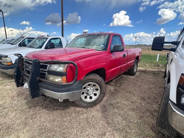 Image of Chevrolet 1500 equipment image 1