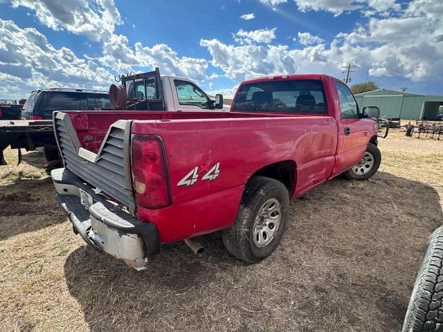 Image of Chevrolet 1500 equipment image 3