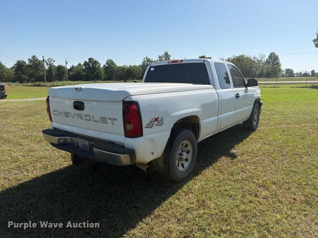 Image of Chevrolet 1500 equipment image 4