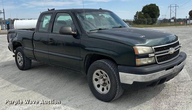 Image of Chevrolet 1500 equipment image 2